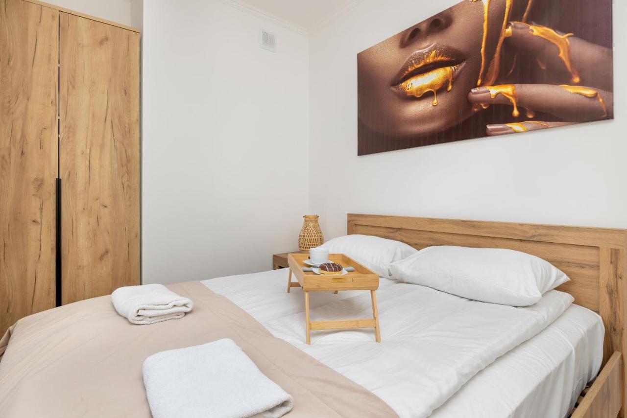 Beautiful One Bedroom Apartment Zamkowa By Rent Like Home Danzig Exterior foto